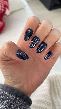 Dark Blue Moon And Star Nails, Manon Blackbeak Nails, Simple Ravenclaw Nails, Night Theme Nails, Loki Themed Nails, Blue Witch Nails, Star And Glitter Nails, Star Night Nails, Night Court Inspired Nails