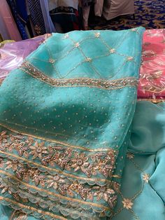 Marriage Suit, Duppattas Designs Ideas, Marriage Suits, Saree Inspiration, Heavy Suit, Party Wears, Saree Tassels Designs