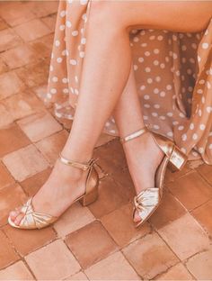 Gold Wedding Sandals, Ethereal Dramatic, Fairytale Shoes, Heart Shoes, Wedding Sandals, Wedding Heels, Gold Sandals, Fabulous Shoes, Inspiration Mode