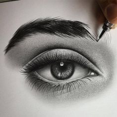 a pencil drawing of an eye