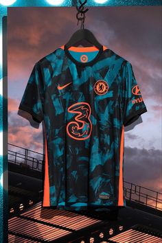 The Nike designed Chelsea third kit an eye-catching and optical illusion-themed design that is produced using 100% recycled polyester fabric made from recycled plastic bottles. Click for more details on the new Chelsea kit. Camisa Chelsea, Chelsea Nike, Football Shirt Designs, Football Jersey Outfit, Sport Shirt Design, Chelsea Fans, Sports Jersey Design, Fc Chelsea