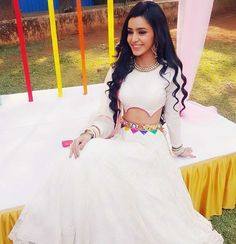 5,443 Likes, 72 Comments - Ankitta Sharma (@iamankittasharma) on Instagram: “Ready for the Holi sequence..  #EkShringaarSwaabhimaan” Lenga Design, Choli Blouse Design, Garba Dress, Buttoned Skirt, Navratri Collection, Choli Dress, Navratri Dress, Indian Skirt