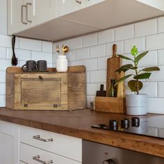 the kitchen counter is clean and ready to be used as a cooking area for cooks