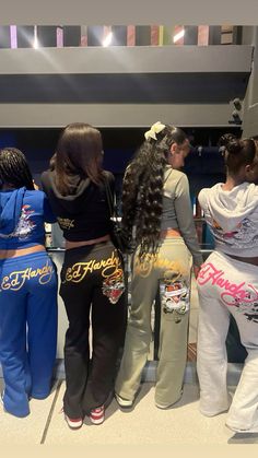 #prettygirlss #edhardy #matchingsets #fasionnova #girlfriendgroup #blackgirl Ed Hardy Outfit, 2 Piece Pant Set, Fly Outfit, Image Swag, Chill Outfits, Pant Sets, Simple Trendy Outfits, Baddie Outfits Casual