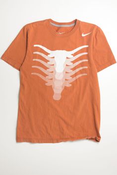 Texas Longhorns Nike T-Shirt Texas T Shirt, Texas Longhorns, Recycle Clothes, Nike Tshirt, Vintage Apparel, Vintage Tshirts, Vintage Outfits, Texas, Nike