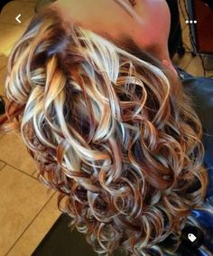 Rambut Brunette, Fall Hair Color Ideas, Highlights Curly Hair, Perfect Hair Color, Hair Color Formulas, Gorgeous Hair Color