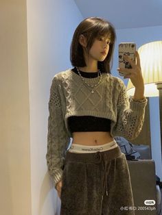 Cute Casual Dance Outfits, Tomboy Outfits Crop Top, Fits With Long Sleeves, Croptop Sweaters Aesthetic, Btbt Dance Outfit, Acubi Fashion Winter Outfits, Korean Mens Fashion Casual Asian Style, Acubi Winter Fit, Boxers Outfit Female Aesthetic