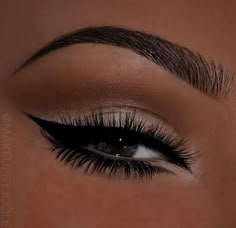 Maquillage Yeux Cut Crease, Gold Glow, Drag Make-up, Eye Makeup Pictures, Pinterest Makeup