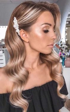 Fan Hairstyles, Messy Hair Updo, Makeup Tip, Romantic Wedding Hair, Hairstyles Wedding, Peinados Fáciles Para Cabello Corto, Wedding Hair Down, Wedding Hairstyles Updo