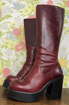 Fall Boots Aesthetic, Red Chunky Boots, 90s Shoes Aesthetic, 90s Fashion Shoes, Platform Boots Aesthetic, Red Heeled Boots, 2000s Boots, 1970s Boots, Destroy Boots