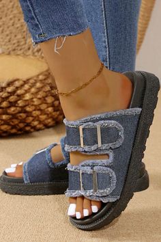 Thick Bottom Sandals, Female Slippers, Classy Sandals, Cute Womens Shoes, Casual Shoes Women Flats, Ladies Heels, Fancy Sandals, Sandals Patterns