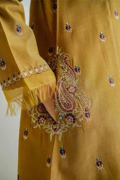 Aplique Work Embroidery Designs, Suit With Banarasi Dupatta, Black Zara Jeans, Indian Embroidery Designs, Embroidery Fashion Detail, Women Suits, Pakistani Lawn Suits