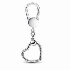 Personalize your bag with the Pandora Moments Small Heart Bag Charm Holder. Crafted in sterling silver, it features a heart-shaped pendant and a disc that can be engraved with your personal mantra. Style up to three of your favorite charms, dangles and pendants and make your bag a part of your story. Silver Pandora Charms, Pandora Essence, Pandora Bag, Personal Mantra, Charm Holder, Ring Heart, Heart Bag, Small Heart, Pandora Bracelet