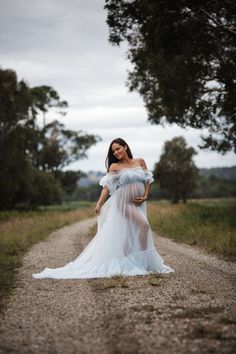 Introducing our exquisite collection of Boho-inspired maternity gowns, thoughtfully designed to make your maternity photoshoot a truly enchanting experience! 🌸✨ 👗 Elevate your Boho session with our stunning Boho dress, expertly crafted from the finest natural fabrics to ensure comfort and a seamless fit throughout your pregnancy journey. 📸 Capture the most beautiful moments with our curated selection of photo props, adding a touch of whimsy and charm to your maternity session. Your photographs will exude elegance and grace, reflecting the joy of this precious time in your life. 🤰 Embrace the ethereal beauty of our Vintage dress, a timeless piece that celebrates the essence of motherhood. Its delicate lace and flowing silhouette perfectly complement your radiant pregnancy glow. 🌿 At Ma Maternity Photography White Robe, Lacey Maternity Dress, Bady Con Maternity Dress Pictures, Lacy Boho Maternity Dress, Maternity Dresses Lace, All White Pregnancy Dress, Fringe Dress Maternity, Maternity Photoshoot Nude Lace Dress, Maternity Lace Dresses