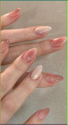 Planning a romantic date night? Elevate your look with these elegant and charming nail designs. From classic red hues to heart motifs and lace-inspired patterns, these ideas will make your nails the perfect accessory for a romantic evening. #DateNightNails #AugustNailDesigns #RomanticNails Paznokcie Hello Kitty, Graduation Nails, Nagel Tips, Makijaż Smokey Eye, Nail Swag, Floral Nails