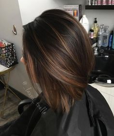 Highlights Brown Hair Short, Highlights Brown Hair Balayage, Brown Bob Hair, Dark Ombre Hair, Light Brown Highlights, Chocolate Brown Hair Color, Medium Bob, Caramel Hair, Brown Hair Balayage