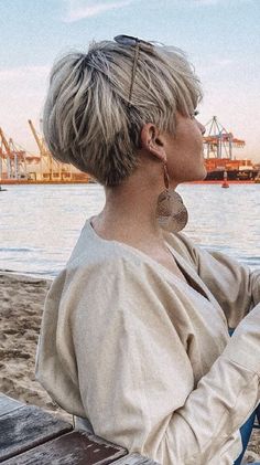 Short Hair Pixie Cuts, Choppy Hair, Short Hair Trends, Messy Short Hair, Short Grey Hair, Edgy Short Hair, Short Choppy Hair, Shirt Hair, Penteado Cabelo Curto