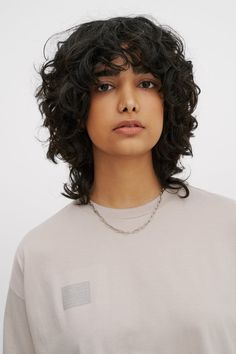 Short Hair Curly Haircuts, Cropped Wavy Hair, Short Thick Curly Hair, Short Hairstyle Women Curly, Short Hair Styles Curly, Short Hairstyles Curly, Curly Short Hairstyles, Short Curly Hairstyles, T Shirt Styles