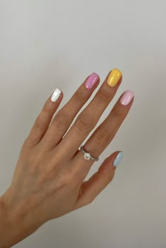 Multi Colored Nails Pink Shades, Granola Nails Aesthetic, 2 Colour Nails, Multi Coloured Nails, Mixed Color Nails, Coloured Nails, Shellac Nail Colors, Different Color Nails, Band Nails