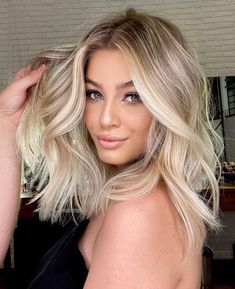 Best Blonde Highlights, Hairstyles With Blonde Highlights, Pretty Blonde Highlights, Most Beautiful Hairstyles, Pale White, Pretty Blonde, Beautiful Hair Color