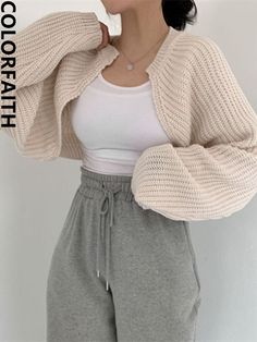 Fashion Poncho, Korean Fashion Shorts, Poncho Women, Lady Tops, Vintage Crop Tops, Short Cardigan, Poncho Style, Korean Fashion Women, Knit Fashion