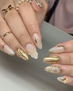 Spring Gold Nails, Gold Prom Nail Ideas, Royal Nails Aesthetic, Summer Gold Nails, Gold Nails Summer, Yellow And Gold Nails, Eid Nails, Gold Summer Nails, Golden Nail Art