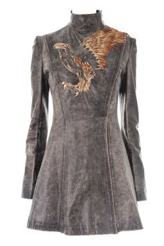 - Roberto Cavalli long sleeve mini dress - Sold by Gold Palms Vintage - Fall/Winter 2001 - Embroidered Phoenix motif with real feathers - Brown soft distressed leather - Asymmetrical side zipper with collar hook fastenings - Body-hugging fit - Size label removed (fits S) Measurements: Shoulder to shoulder: 39 cm / 15.3 inch Bust: 84 cm / 33 inch Total length (from shoulder): 76 cm / 29.9 inch Godet Dress, Roberto Cavalli Dress, Silk Evening Gown, Flutter Dress, Leather Mini Dress, Silk Gown, Long Sleeve Mini, Roberto Cavalli, Long Sleeve Mini Dress