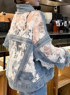 Long Sleeve Denim Jacket, Diy Vetement, Denim Ideas, Moda Jeans, Upcycled Fashion, Denim And Lace, Refashion Clothes, Denim Jacket Women, Mode Inspiration