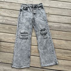 Brand New Ripped Shein Jeans Gray Wash Size Small Send Offers References Photos, Pony Aesthetic, Ateez Concert, Ripped Knee Jeans, Shein Jeans, Ripped Pants, Torn Jeans, Dress Book, Blue Ripped Jeans