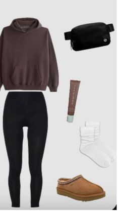 Winter Outfits With Ugg Slippers, Basic Outfits Winter School, Black Leggings Uggs Outfit, Winter Camp Outfits, How To Style Ugg Tasman Slippers, Outfit Ideas With Ugg, Outfits With Nike Shoes, Ugg Slippers Outfit Tasman, Cute Outfits With Ugg Boots