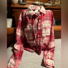 Cozy And Cropped. This Size Xs But Fits Comfortable. It Looks Great With Flared Leggings And A Crop Shirt Underneath, But Can Also Be Thrown On Over Anything. Pictured In Shades Of Red And Cream. This Is A Must Have Especially For The Month Of February! Cozy Plaid Long Sleeve Top, Casual Pink Cotton Flannel Shirt, Cozy Plaid Winter Tops, Pink Cotton Flannel Long Sleeve Shirt, Cute Plaid Tops For Fall, Plaid Cotton Top For Winter, Pink Cotton Long Sleeve Flannel Shirt, Cozy Plaid Flannel Shirt, Pink Long Sleeve Cotton Flannel Shirt