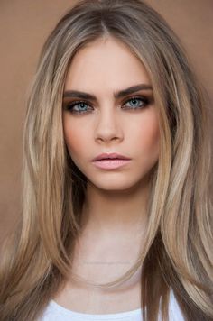 Long hairstyle for girls Tmavý Blond, Makeup Runway, Hair Blond, Dirty Blonde Hair, 2015 Hairstyles, Dark Blonde Hair, Linda Evangelista, Rose Gold Hair