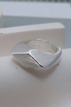 Chunky Silver Jewellery, Jewelry Making Workshop, Beautiful Silver Rings, Wax Ring, Unique Silver Rings, Jewelry Making Classes, Diamond Signet Ring