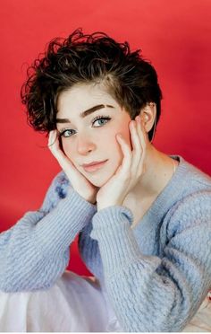 Graceful Addison, Non Binary Hair, Non Binary Haircuts, Pixie Haircut Ideas, Non Binary, Dye My Hair, New Haircuts, Pose Reference Photo, Short Pixie