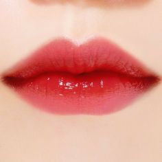 Red Lips Korean, Cherry Red Lips, Bentuk Alis, Lip Art Makeup, Korean Makeup Look, Beauty Make-up, Wild Hunt, Lip Art, Beautiful Lips