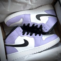 Air Jordan 1 Purple, Air Jordan 1s, Nike Shoes Girls, Pretty Shoes Sneakers, All Nike Shoes, Purple Nikes, Jordan 1s