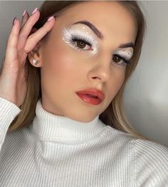 Angel Face Makeup Halloween, Angel Costume Makeup Ideas, Angel Eye Makeup Halloween, Makeup For Angel Costume, Angel Makeup Looks Halloween Simple, Angel Makeup Ideas Halloween Costumes, Angel Makeup Halloween White, Angel Wings Makeup, Simple Angel Makeup Halloween