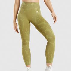 Nwot Never Worn Gymshark Camo, Workout Partner, Ultimate Workout, Gym Workout Outfits, Gymshark Women, Gymshark Leggings, Legging Outfits, Green Leggings, Camo Leggings