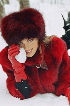 luv the hat Red Fur Coat, Red Fur, Love Hat, Winter Hairstyles, Beautiful Hats, Baby Cold