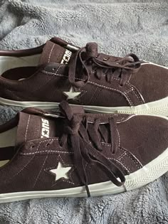 Brown Converse One Star, Brown Star Converse, Converse One Star Aesthetic, Brown Sneakers Aesthetic, Brown Aesthetic Shoes, Grunge Shoes Sneakers, Brown Shoes Aesthetic, Cool Shoes Aesthetic