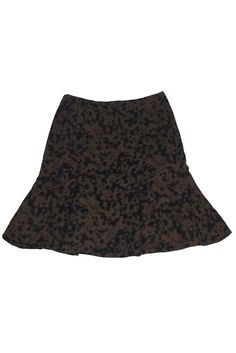 Chic causal skirt from Akris Punto. Made in a flirty flared silhouette with a printed black & brown pattern. Style it with a white tee and flats for a casual daytime look. Size 4 Wool fabric Side zipper Above knee Printed pattern Lined Waist 25" Hips 36" Total length 20.5" Fitted Flare Skirt For Work, Black Flare Skirt, Akris Punto, Korean Fashion Casual, Brown Pattern, Brown Skirts, Black Flare, Flared Skirt, White Tee