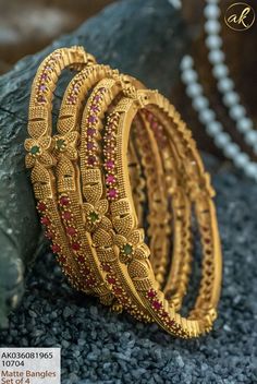 Gold Gajulu Designs, Trendy Gold Bangles, Edgy Engagement Ring, Stylish Gold Earrings, Engagement Ring Non Traditional, Gold Bangles Set, Gold Earrings Design, Aesthetic Edgy, Gold Bangles Indian