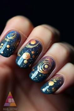 This celestial nail design features a mesmerizing blend of deep blue and gold, depicting crescent moons and planets. Perfect for those seeking unique nail inspo. Discover more creative nail designs at nailhow.com. Mystical Nail Art, Nail Art Space, Cosmic Nail Designs, Nail Art Moon, Astronaut Nails, Solar System Nails, Nail Themes, Astronomy Nails, Book Inspired Nails