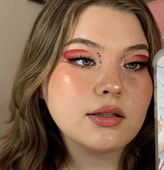 Harry Styles Makeup Inspired, Valentines Day Makeup Simple, Valentine Makeup Looks, Harry Styles Makeup, Red Makeup Looks, Makeup Ojos, Concert Makeup, Red Eye Makeup