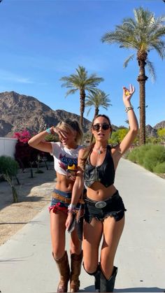 Coachella, aesthetic, music festival, friends #coachella Gov Ball Outfits, Electro Festival Outfit, Stagecoach Outfits, Look Da Festival, Summer Smash, Boston Calling, Senior Week, Hard Summer