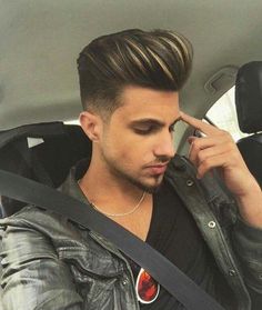 #cabelos #estilosas #moda #masculina White Blonde Hair Color, Men Undercut, Boys Colored Hair, 2019 Hairstyles, Rambut Brunette, Mens Hair Colour, Men Hair Color, Hairstyles Men