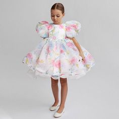 Toddler Kids Girls Bubble Sleeve Tulle Patchwork Costume Party Princess Dress Clothes 2-8Y Features: High Quality Material: Pageant dresses for girls are made of high-quality polyester fabric and cotton lining,soft and comfortable,skin friendly and breathable,let your baby feel comfortable and happy. With this sleeveless flower girl dress, your princess to be the most graceful and shining girls among the crowd. Girls Sequin Dress: Little girls pageant ball gown. Beautiful design features a chic Outfit Ideas Dress Code, Girly Women, Sleeping Beauty Costume, Kids Flower Girl Dresses, Flower Girl Outfit, Birthday Tutu Dress, Princess Flower Girl Dresses, Party Dress Wedding, White Flower Girl Dresses