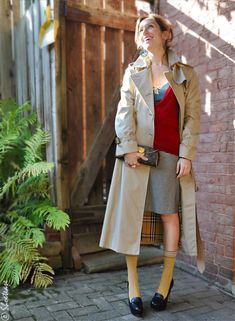 shoetease street style louis vuitton burberry nine west heels Loafer Heels, Chunky Loafer, Skirts Vintage, Vintage Valentino, Nine West Heels, Burberry Trench, Houndstooth Skirt, Stilts, Burberry Jacket