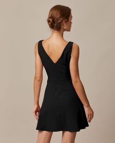 Tailored Clothes, Boat Neck Dress, High Waist Dress, Backless Mini Dress, Perfect Wardrobe, Sleeveless Mini Dress, Basic Style, Boat Neck, Hip Length