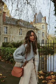 In Reims wearing Sezane – Sincerely Jules Modest Casual Outfits Jeans, Look Adidas, Estilo Indie, Skandinavian Fashion, Looks Chic, Outfit Inspo Fall, Winter Looks, Fall Winter Outfits